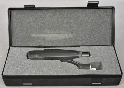 Sennheiser-MD421 classic dynamic mic, cased